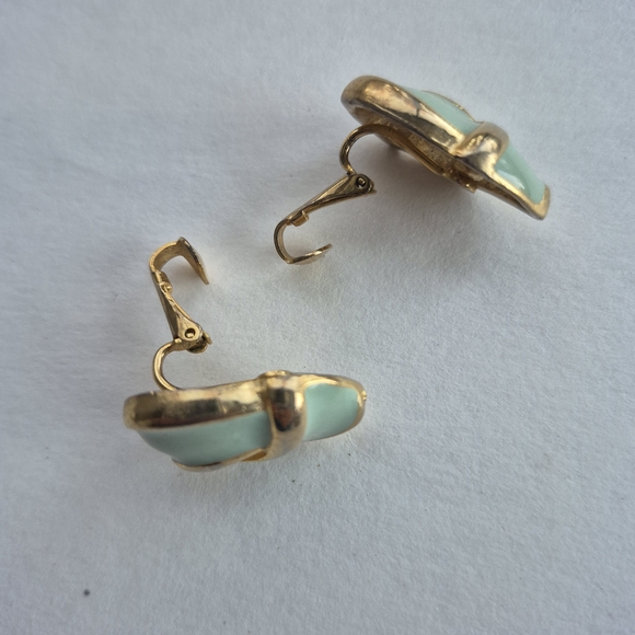 Gold and Green Clip On VintagenEarrings - Picture 2 of 5